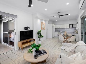 Spacious Hamilton Apartment with Private Rooftop Terrace