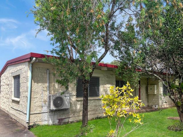 Spacious Hald Duplex in Convenient Location