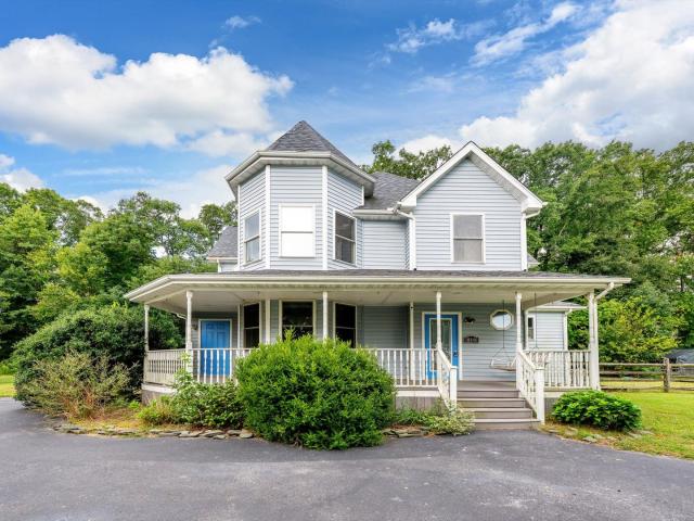 Spacious Harbeson Home on 1.3 Acres | $2,500/mo