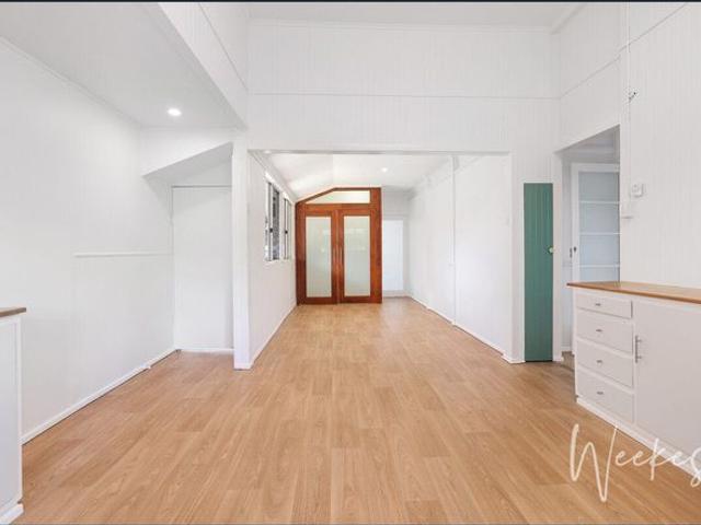 SPACIOUS HERITAGE CHARM!
