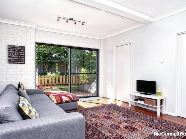 Spacious High Ceiling Granny Flat in Prime Location