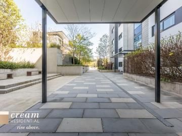 Spacious & High Quality Apartment