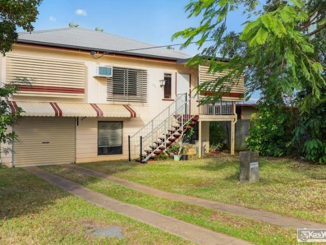 SPACIOUS HIGH SET 2 BED PLUS SLEEPOUT FULLY ENCLOSED UNDER COVERED OUT DOOR AREA 840M2 ALLOT