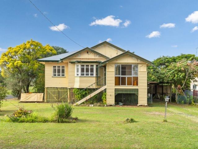 Spacious High Set Home in a Quiet, Flood Free Location