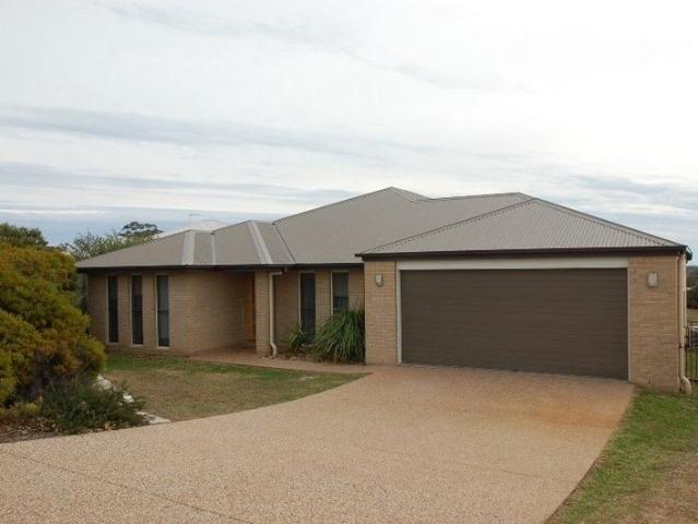 Spacious Highfields Family Home with Shed