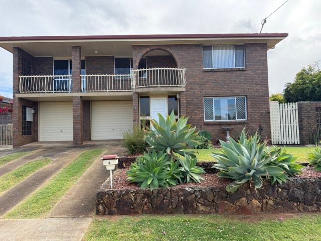 Spacious Highset Home with Pool, Study and Room for the Boat or Caravan