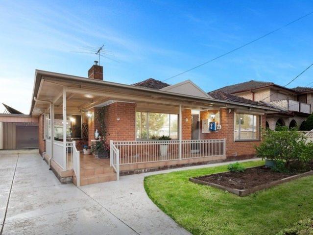 Spacious Home Offering Comfort and Convenience in Prime St Albans Location!