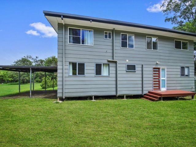 Spacious Home Offering Privacy & Peaceful Hinterland Living!