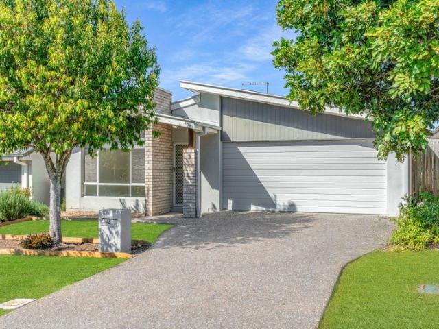 Spacious Home Opposite Parkland