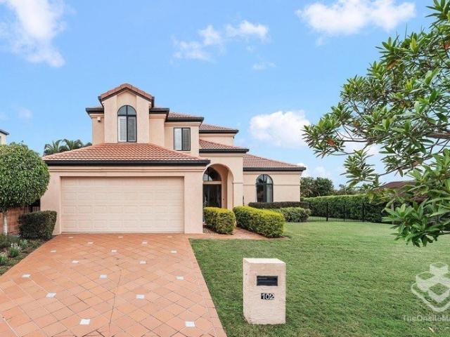 Spacious Home at 102 Cribb Road, Carindale 5B 3B 2C Pool and more