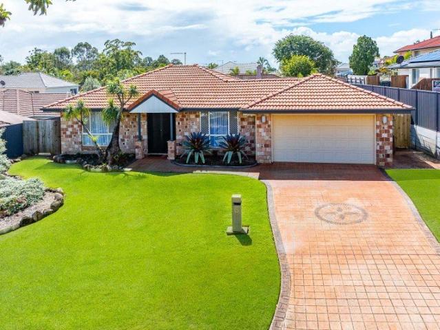 Spacious Home Bayside Estate Walk to Water