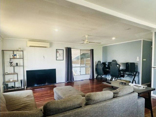 SPACIOUS HOME, CONVENIENT LOCATION, LARGE SHED & LOTS OF ROOM