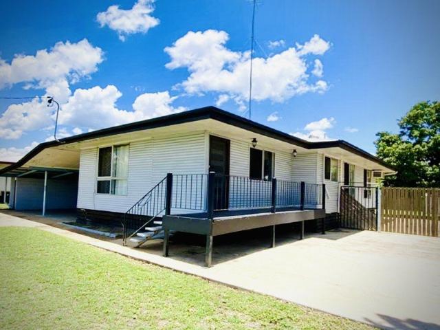 SPACIOUS HOME, CONVENIENT LOCATION, LARGE SHED & LOTS OF ROOM