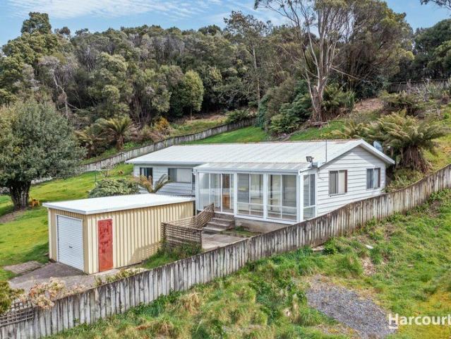 Spacious Home, Elevated Outlook!
