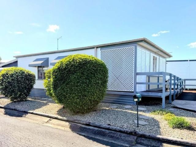 Spacious Home, Enclosed Veranda & Solar Power