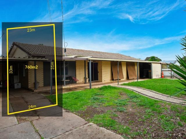 Spacious Home Entertainer with Inground Swimming Pool!