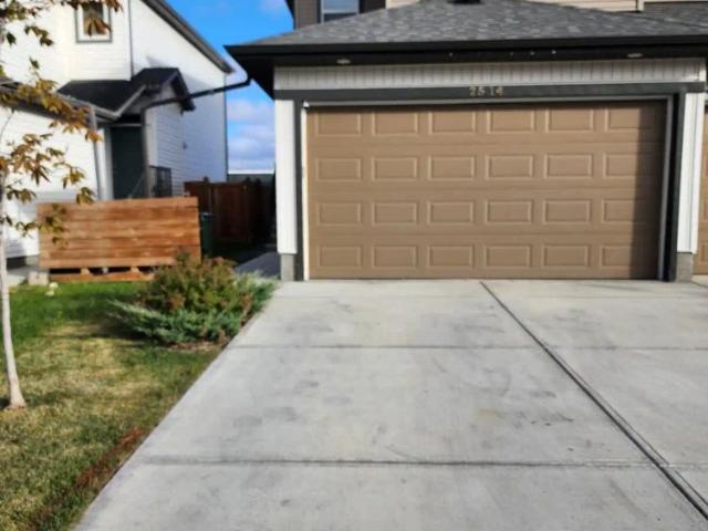 SPACIOUS HOME FOR RENT – QUIET & CONVENIENT LOCATION — 3 Bedrooms Duplex