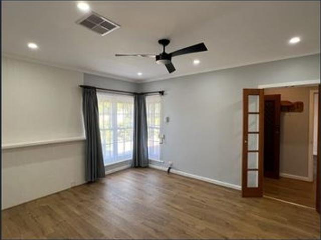 SPACIOUS HOME GREAT LIVING SPACES INSIDE AND OUT