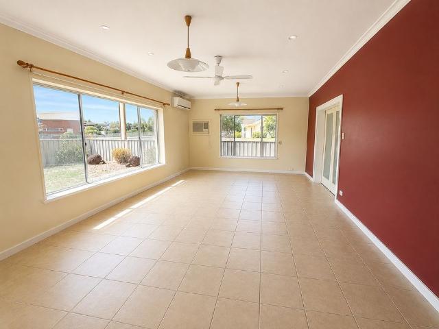 Spacious home in a convenient Berri location