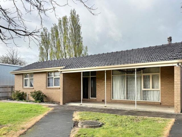 Spacious Home in a Convenient Central Location