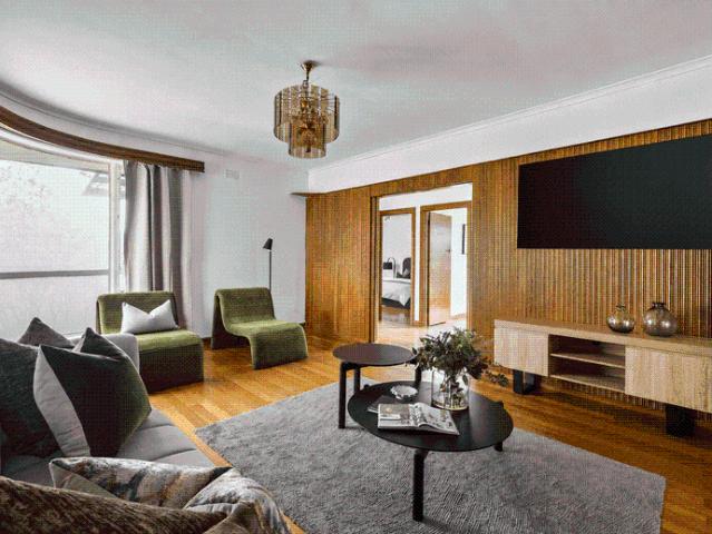 Spacious Home in a Prime Oak Park Location