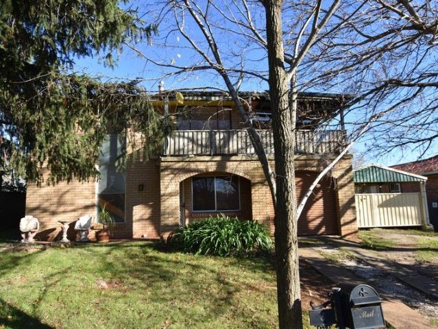 Spacious Home in a Quiet Leafy Location, handy to Orange Health Services