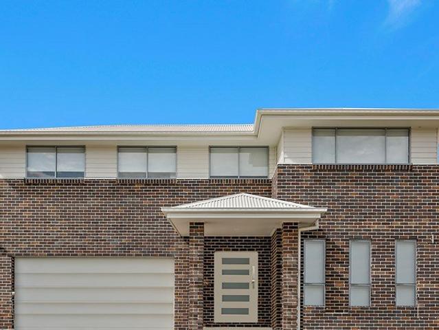 Spacious Home in Calderwood!