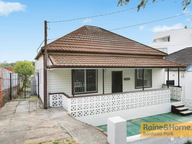 Spacious Home in Convenient Turrella Location