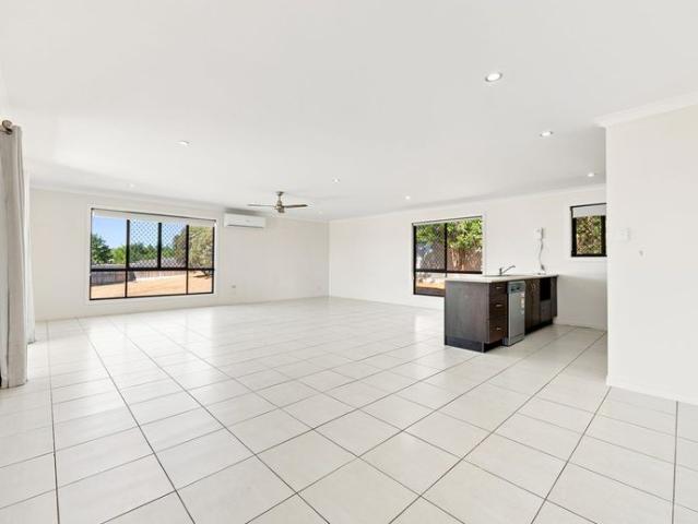 SPACIOUS HOME IN GLEN EDEN WITH A LARGE BACKYARD