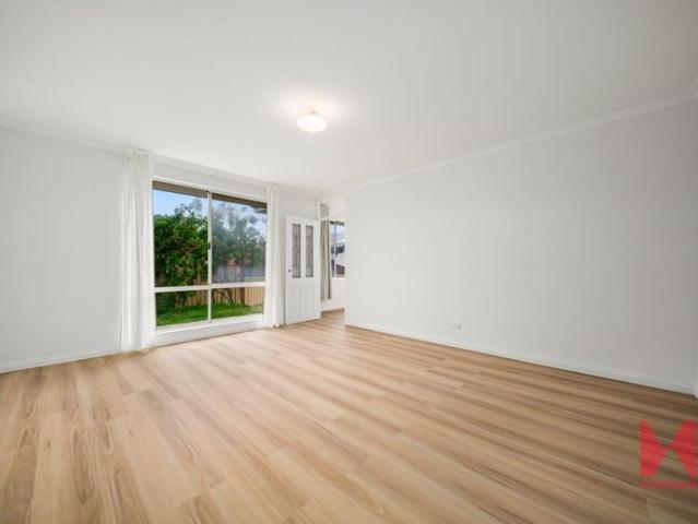 Spacious Home in Prime Salter Point Location