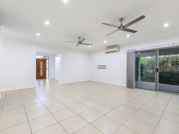 SPACIOUS HOME IN ROSEBERY!