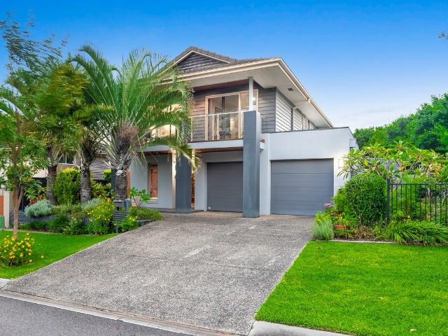 Spacious Home in the Heart of North Lakes