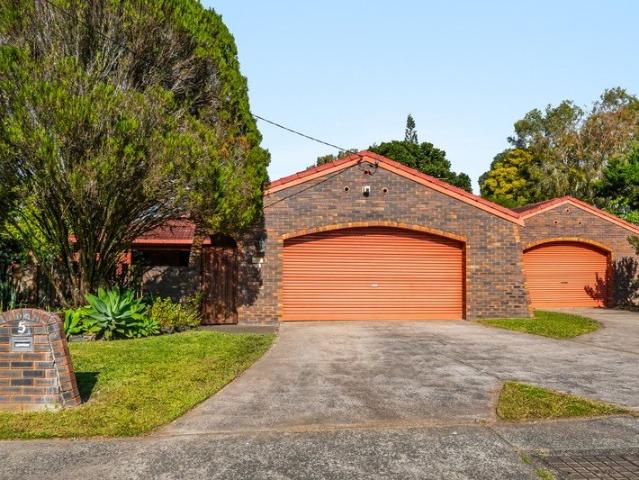 Spacious Home, Riverside Lifestyle and Endless Potential