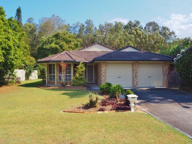 Spacious Home, Side Access, & Reserve at Rear