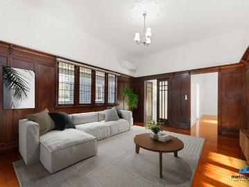 SPACIOUS FAMILY HOME, BEAUTIFULLY UPDATED WITH FLEXIBLE FOUR BEDROOM LIVING