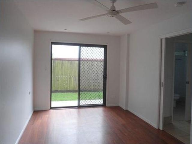 SPACIOUS HOME WITH 2 SEPARATE AREAS UPSTAIRS AND DOWNSTAIRS