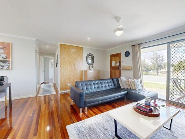 Spacious Home with Convenience at Your Doorstep!