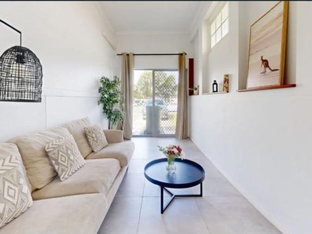 Spacious Home with Convenience at Your Doorstep!