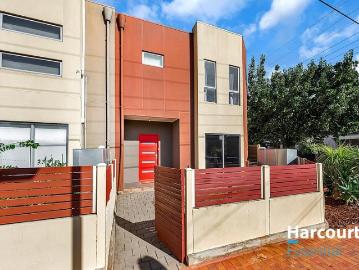 Spacious Home with Entertainer's Deck