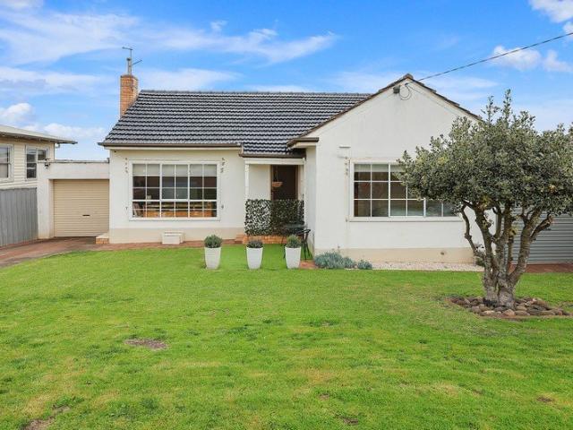 Spacious Home with Extra Garaging & Endless Potential
