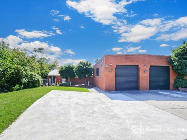 SPACIOUS HOME WITH EXCELLENT ENTERTAINING SPACES
