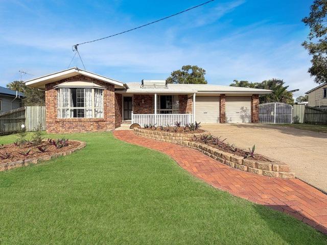 Spacious Home with Multiple Air Conditioned Living Areas