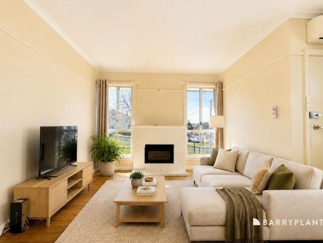 Spacious Home with Side Access and an Enormous Backyard