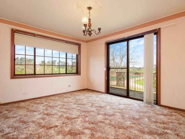 Spacious Home with Room for Extra Vehicles