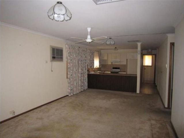 Spacious Homette 2 double bedrooms Close to all shops and amenities