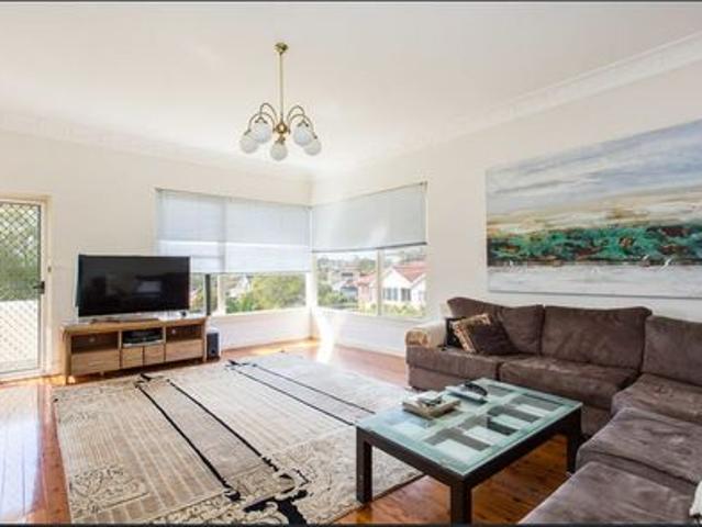 Spacious house with timber floors on one level, in prime location
