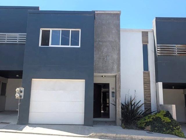 SPACIOUS HOUSE IN A PRIVATE COMMUNITY WITH CONTROLLED ACCESS