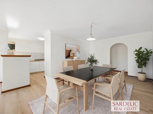 SPACIOUS HOUSE IN QUIET CUL DE SAC LOCATION