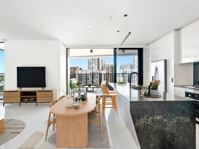 Spacious House Sized Apartment with Contemporary Comfort & Dual Parking