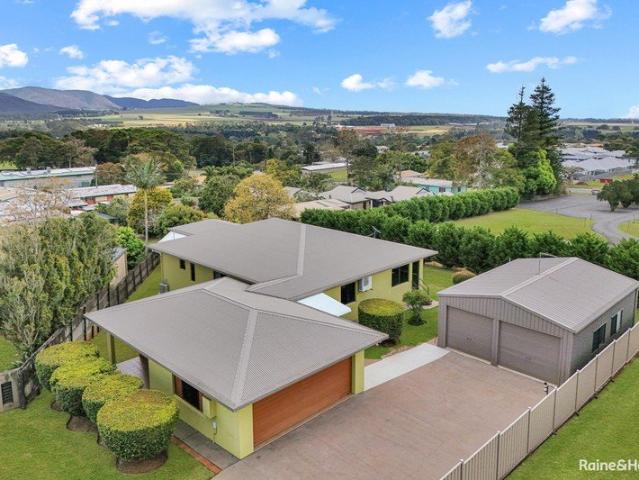 Spacious, Immaculate & Made for Tablelands Living